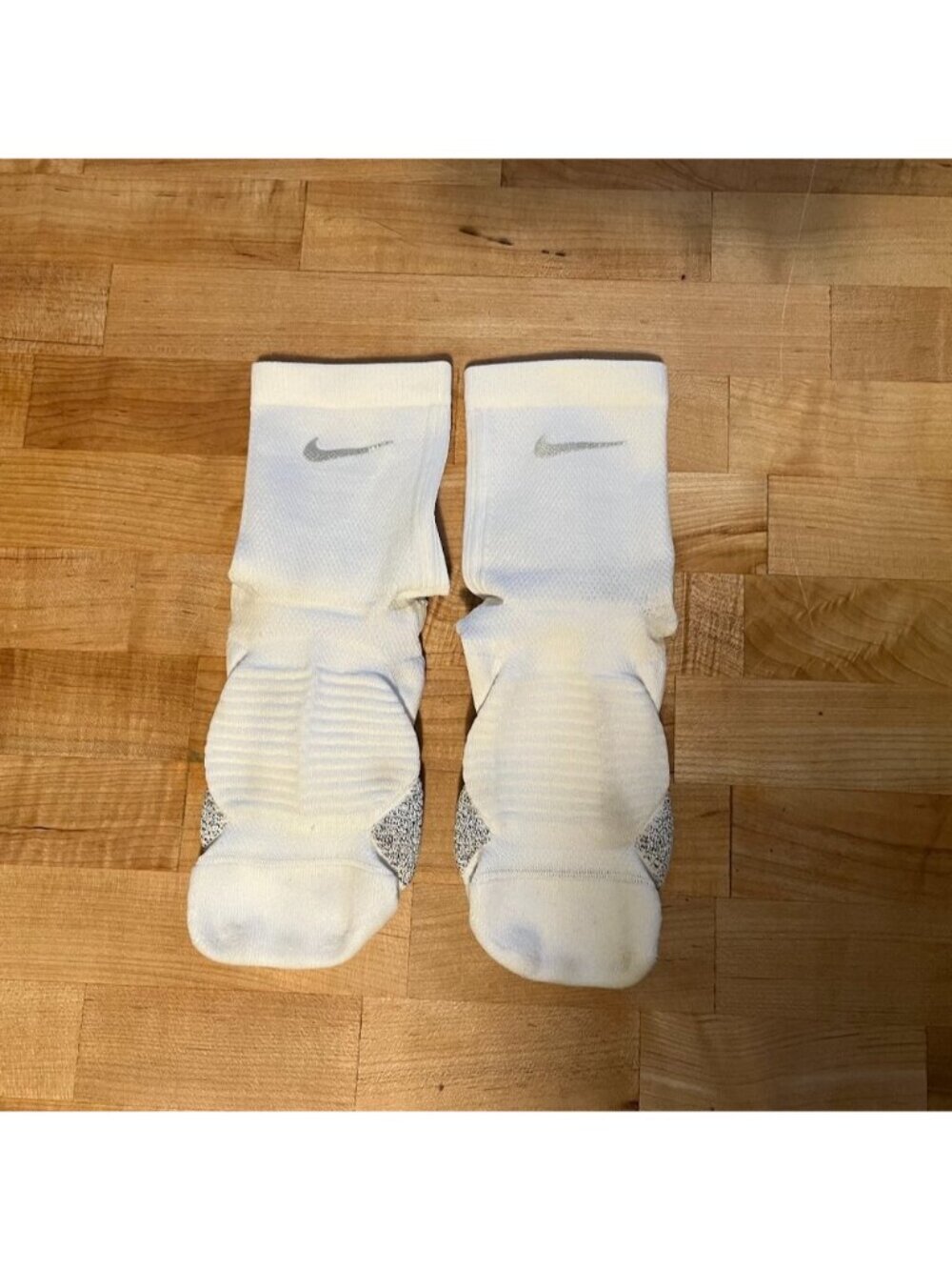 Men's Medium 8-9.5 Nike Grip Racing Lightweight Dri Fit Mini Crew Running Socks